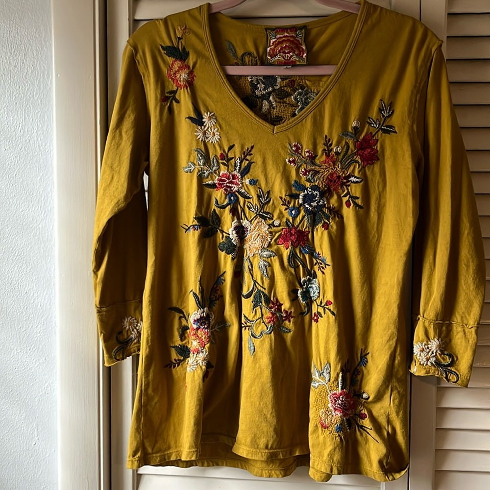 Johnny Was Golden Embroidered Floral long 3/4 sleeve top - size Small EUC